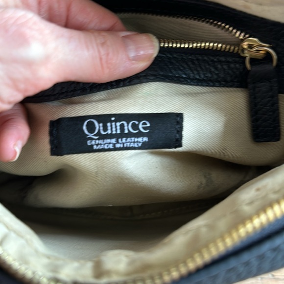 Quince Bags Quince Crossbody Bag Black Pebbled Leather Camera Bag